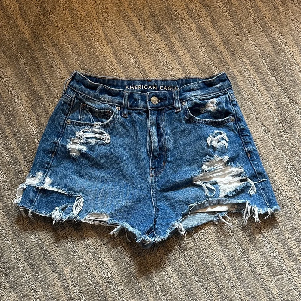 American Eagle Outfitters Blue Ripped Mom Shorts - Picture 1 of 5
